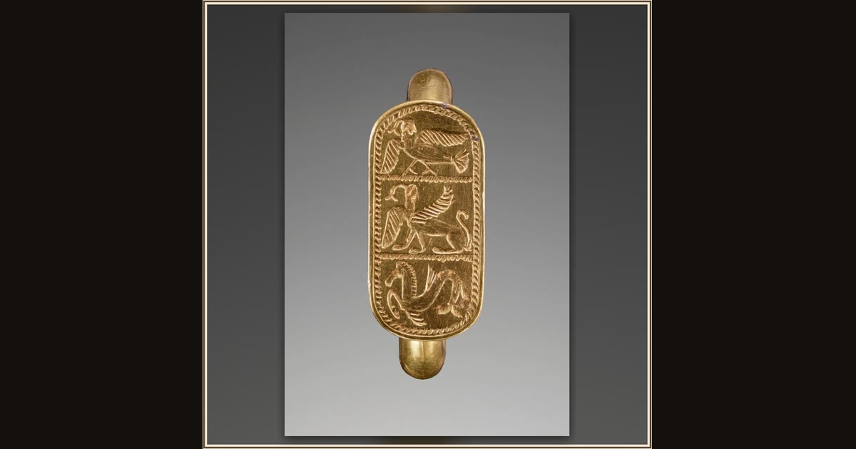 Finger Ring with a Siren, Sphinx, and Hippocamp by Etruscan (unknown maker)