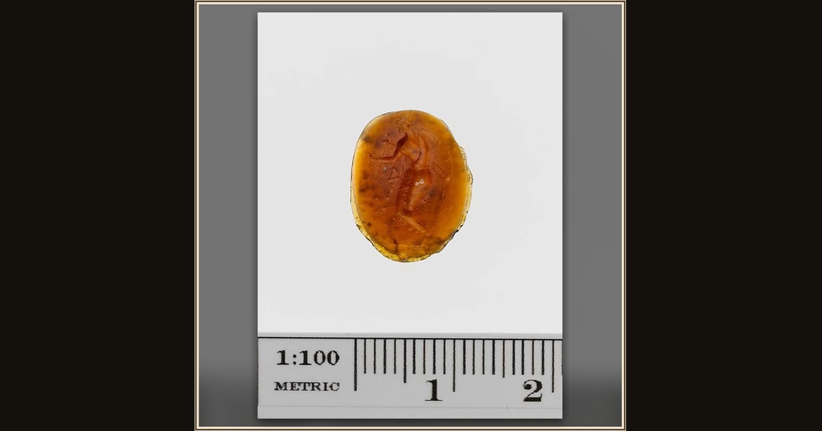 Glass ring stone by Unknown